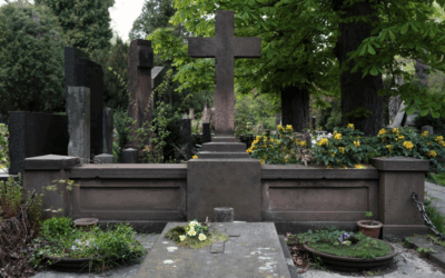 Cimetière de Crehen – Sépultures en défaut d’entretien